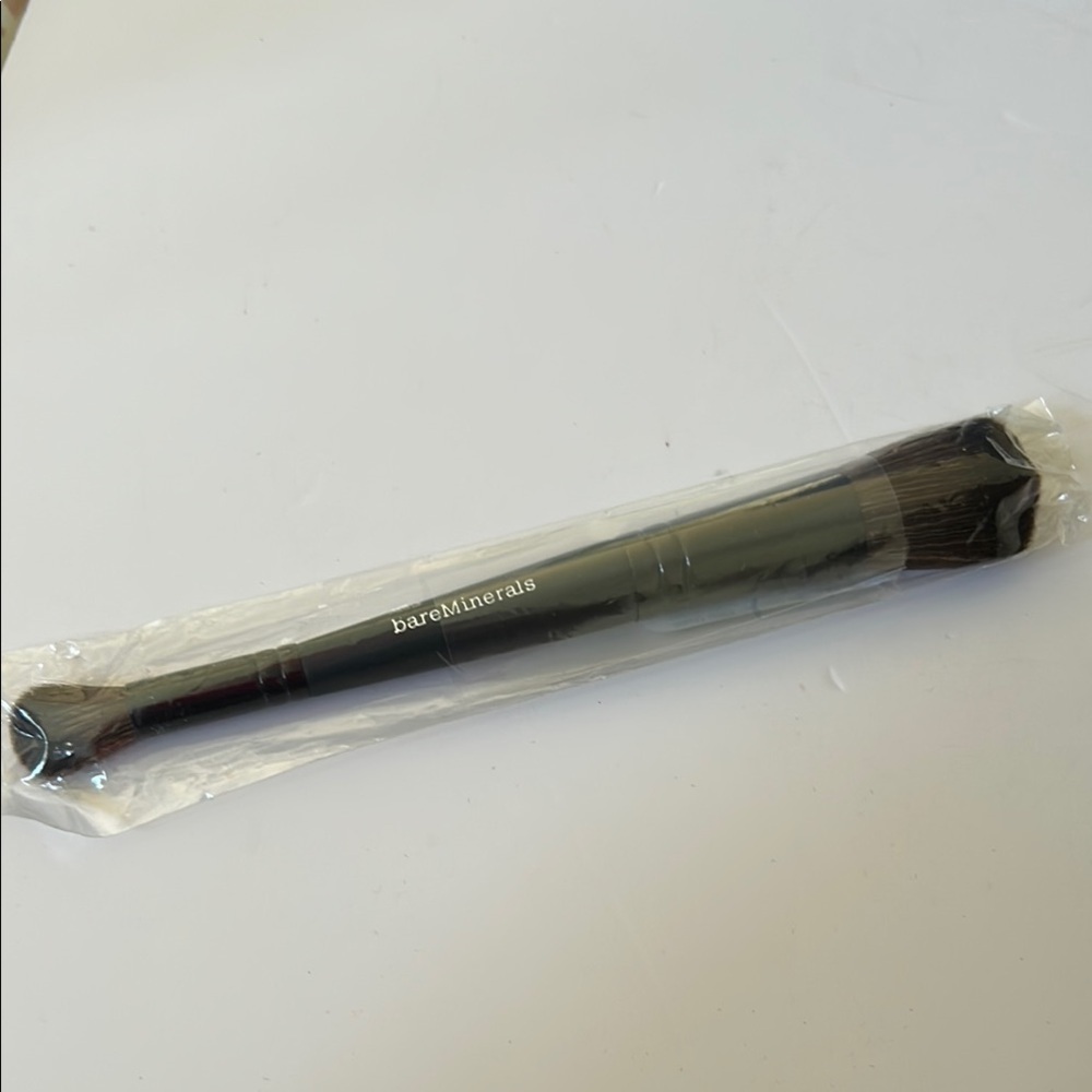 bareMinerals Dual-Ended Soft Focus Shadow & Blush Brush SEALED